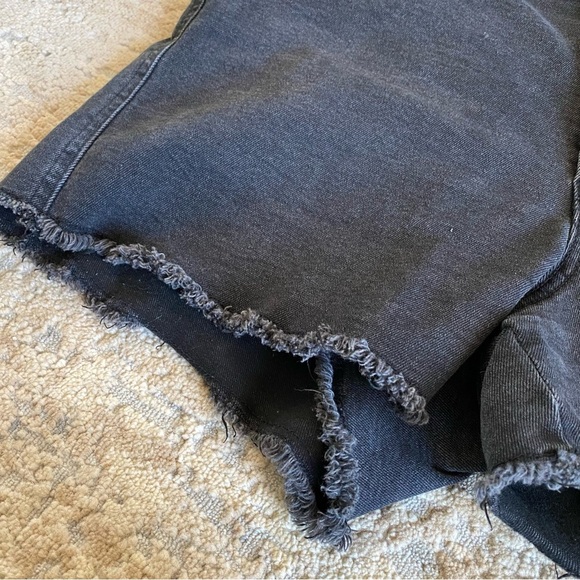 Levi’s High Rise Shorts Jean Denim Cut Offs Black High Waist: 12/31 - Picture 2 of 12